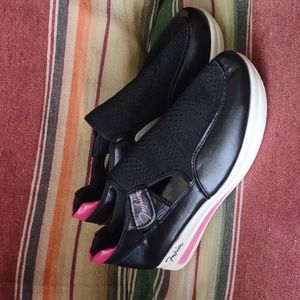 Fashion Brand Size 42/12 black sneakers